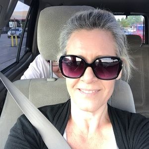 Meet your Posher, Christina